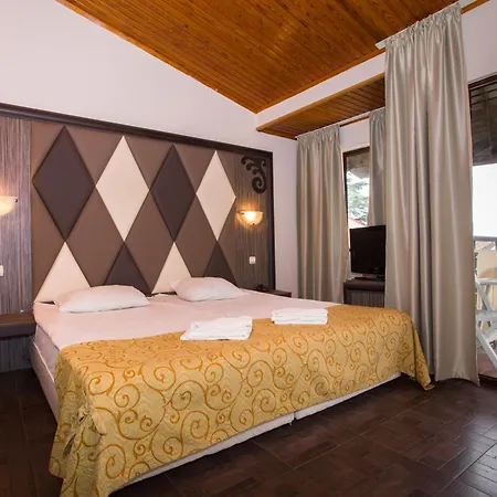 Курортный комплекс Villas Elenite 3*
