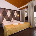 אתר נופש Villas Elenite 3*