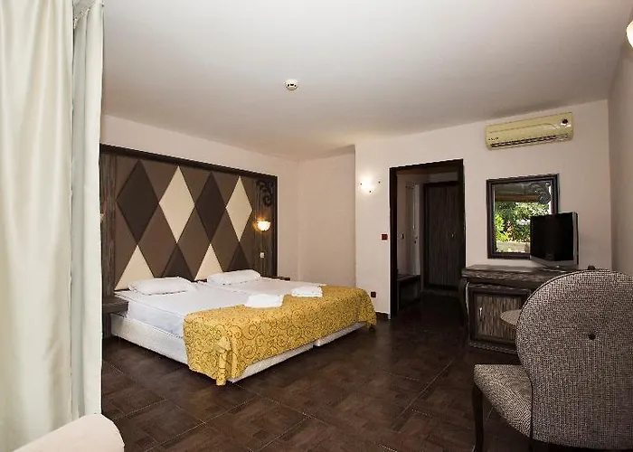 Villas Elenite Resort 3*