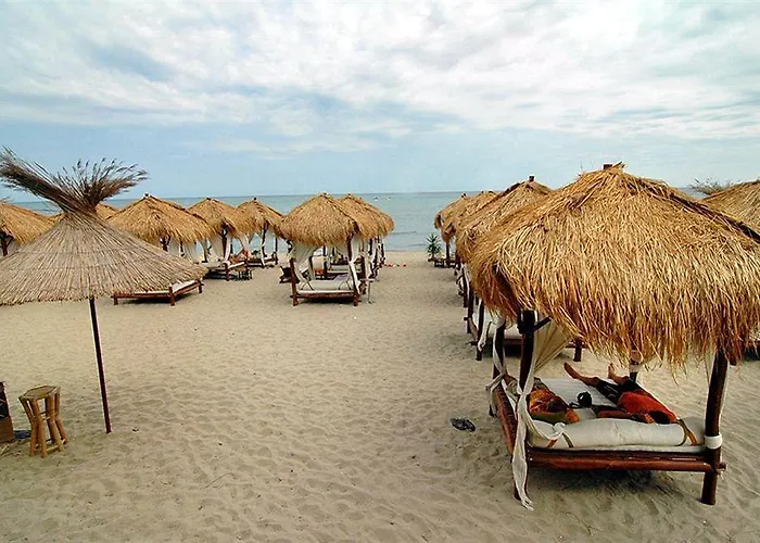 Villas Elenite Resort