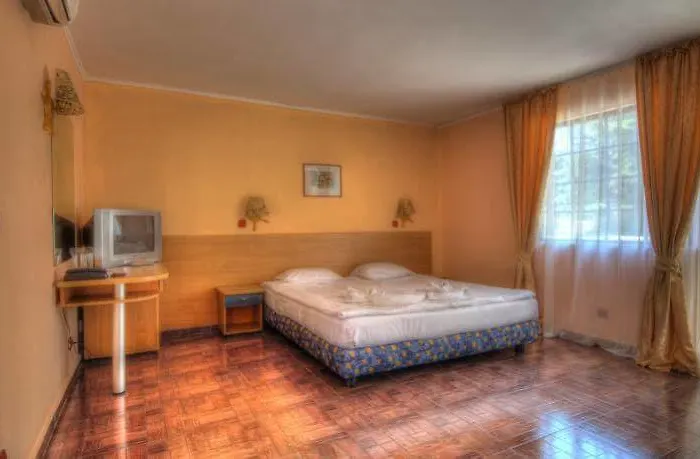 Villas Elenite Resort