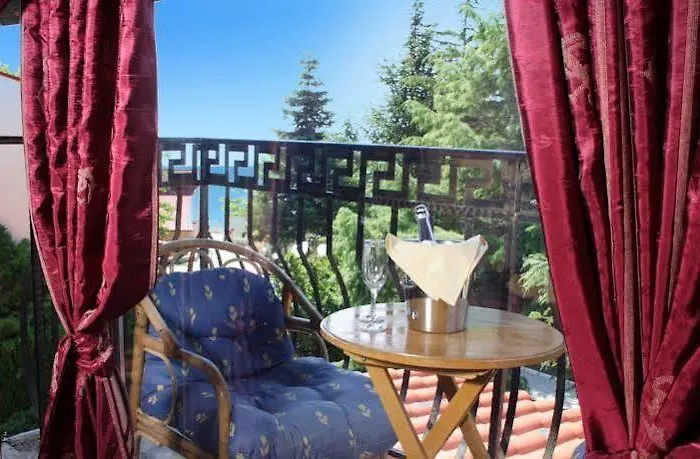 Villas Elenite Resort