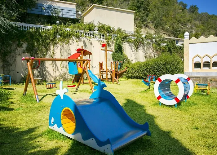 Villas Elenite Resort